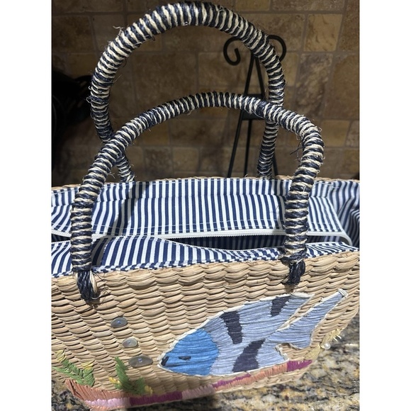 Straw Handbag Purse Ocean Fish Striped Inside Liner with Pockets 13 x 9 x 4 - Picture 2 of 5